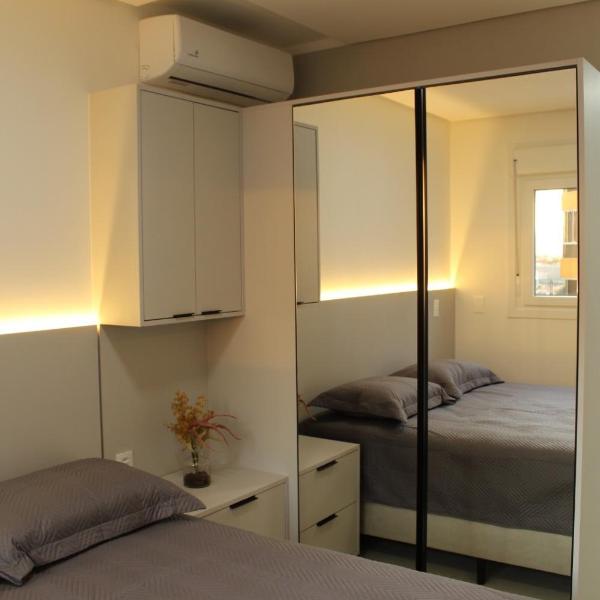 Apto 2 suítes lavabo próximo santinha - Foto 2