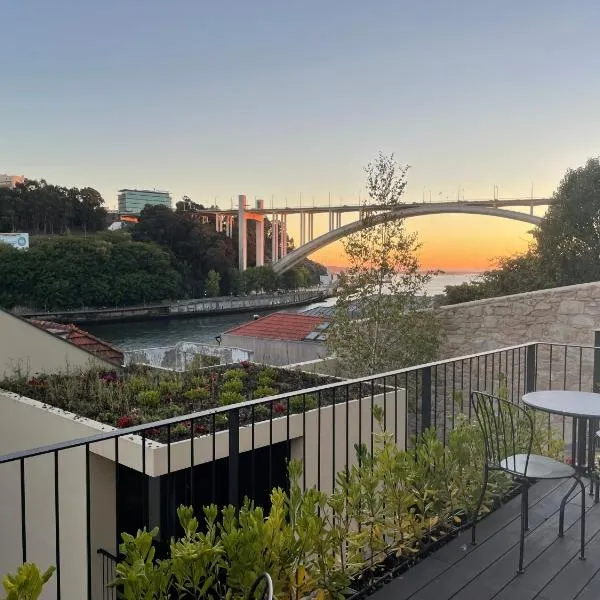 108MM House, hotel v Portu