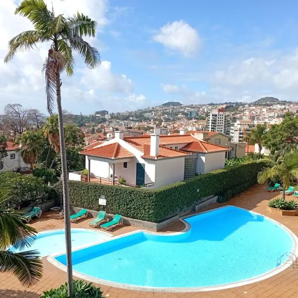 Apartamento Silvestre Freitas โรงแรมในฟุงชาล