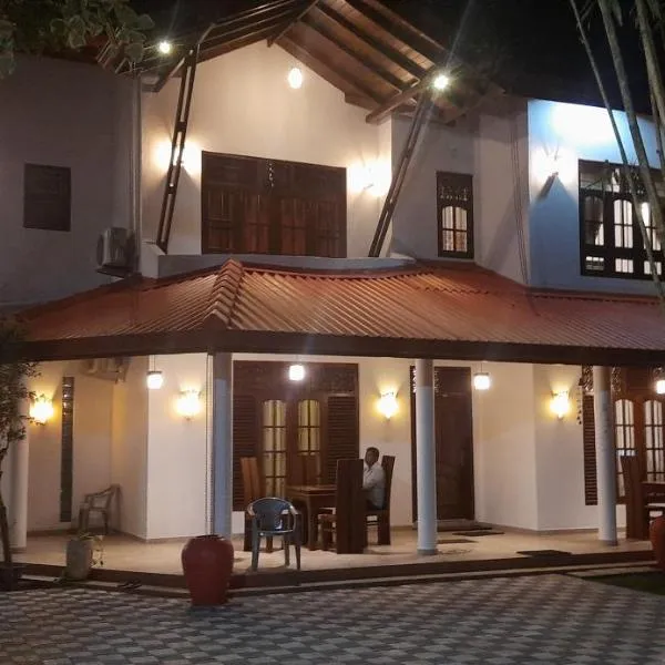 Royal Villa Polhena, hotel din Matara