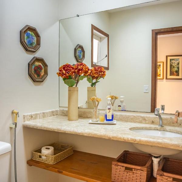 Casa Cajueiro - Arraial Dajuda - limpeza diária inclusa no preço para sua maior comodidade - localização excepcional em frente ao Eco Parque e poucos passos da Praia dos Pescadores - Foto 3