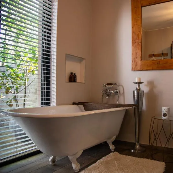 Tarry-Stone Cottages, hotel v destinaci Dullstroom