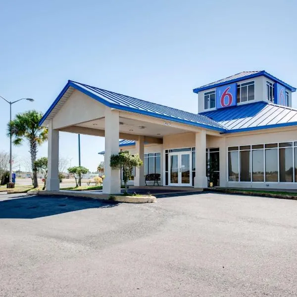 Motel 6-Jennings, LA、Jenningsのホテル
