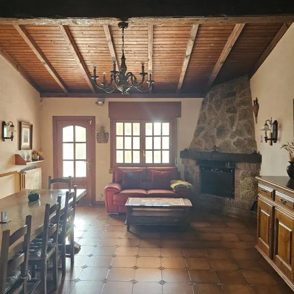 Casa Rural "OLIVER" Bardenas, hotel en Valtierra