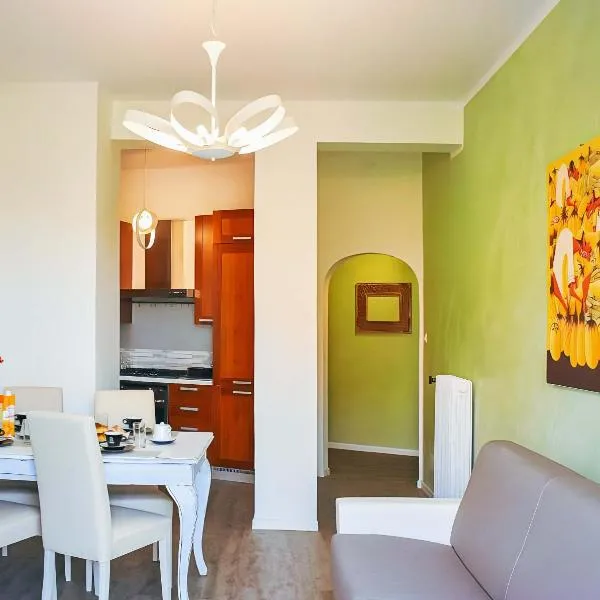 Red & Blu Apartments, hotel v destinaci Desenzano del Garda