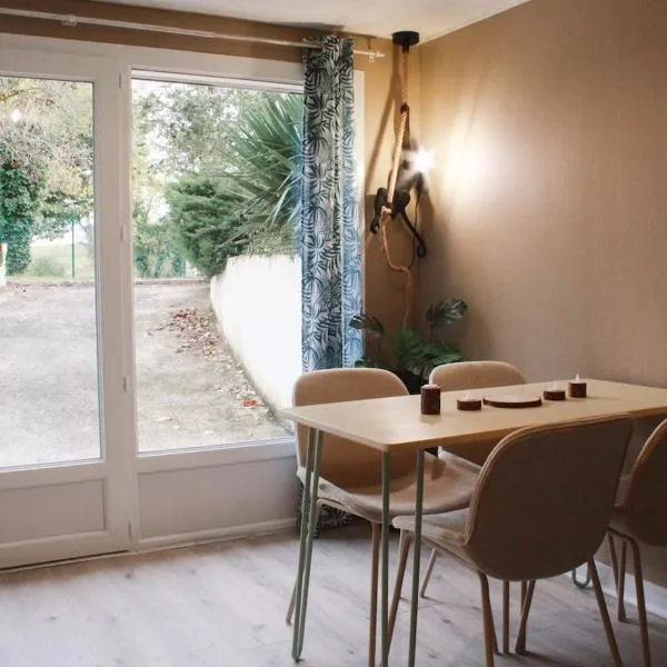Appartement Jungle Cosy - Bureau & Fibre - 10min du Futuroscope, hotel sa Jaunay-Clan