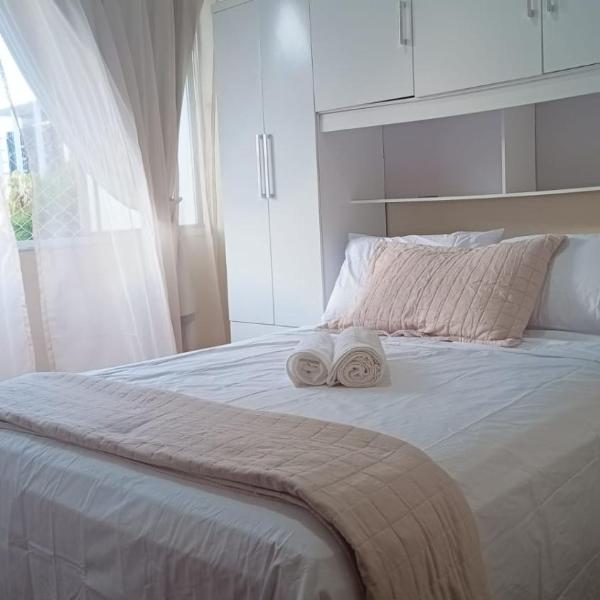 Quarto ao lado da praça da Liberdade - Foto 2