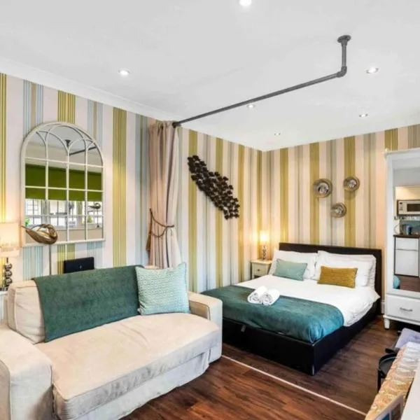 Between Piers, the stylish studio flat in Cannon place، فندق في برايتون أند هوف