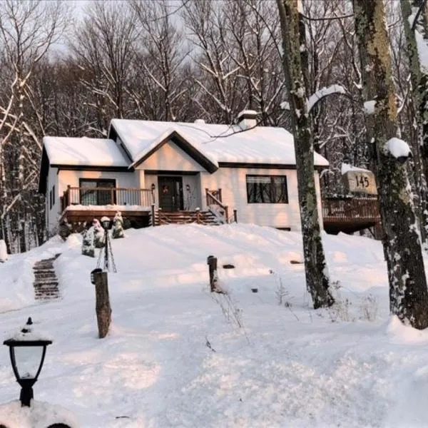 Rooms in peaceful nature settings, hotel in Sutton