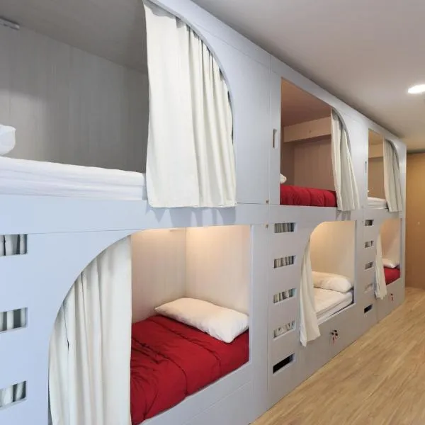 Albergue de Pamplona-Iruñako, hotel v destinaci Pamplona