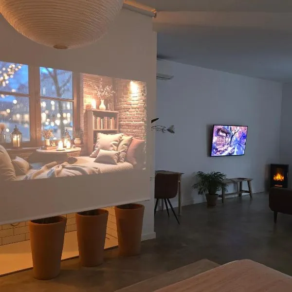 Loft Spa Piscina Climatizada, Cine y Parking, hotel v destinaci Figueres