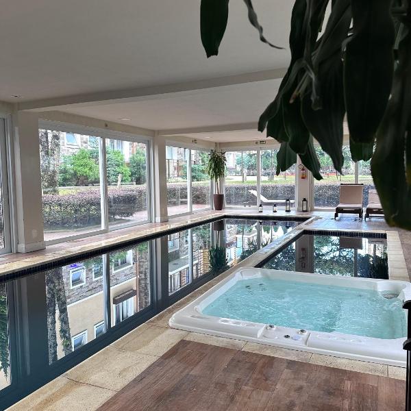 Viva o Melhor - Apto em Condomínio com Piscina e Hidromassagem - Foto 4