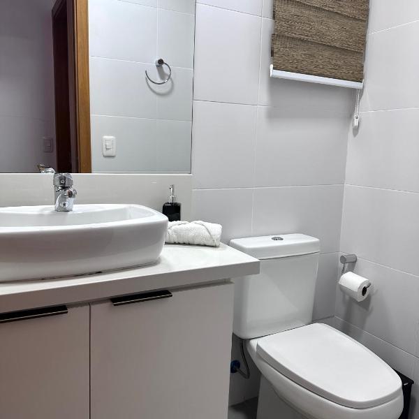 Viva o Melhor - Apto em Condomínio com Piscina e Hidromassagem - Foto 3