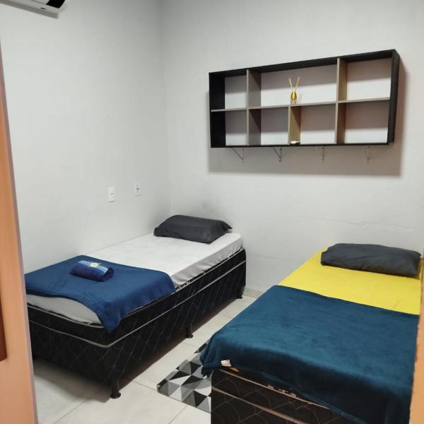 Quarto individual com 2 camas box de solteiro hostel 940