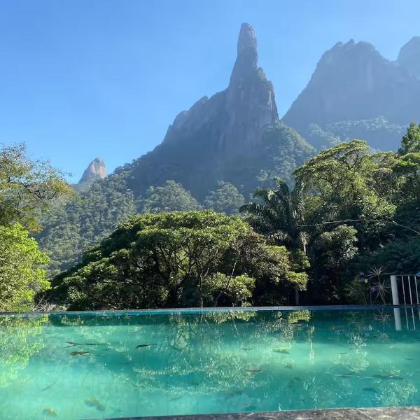 Piscina infinita e hidromassagem Dedo de Deus