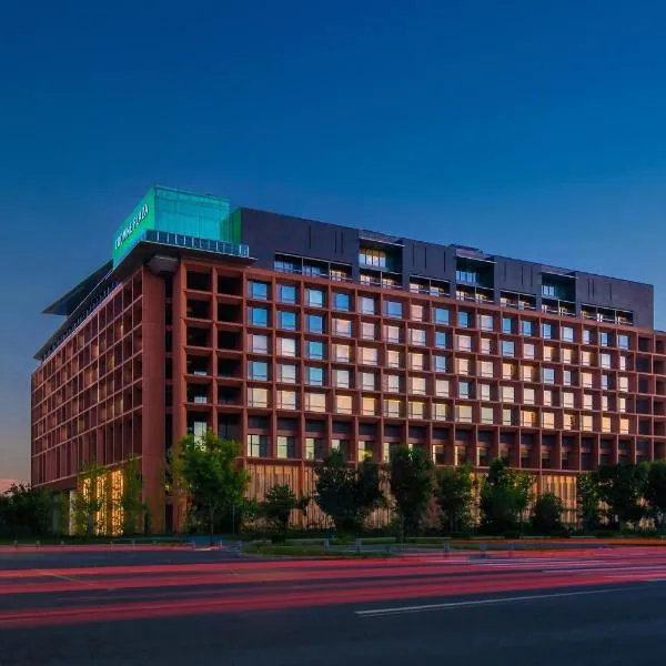 Crowne Plaza Beijing Tongzhou, hotell i Beijing