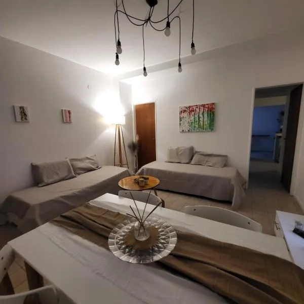 Departamento Completo en Martínez San Isidro Parking Gratis Patio y Ubicación 10 Cerca de los mejores Eventos Buenos Aires, Hotel in Martínez