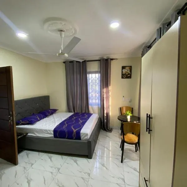 Nick Jaaks Courtyard-Single Room, ξενοδοχείο σε Accra