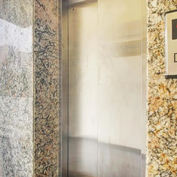 Super Hotel O EMBASSYINN, Hotel in Kondapur