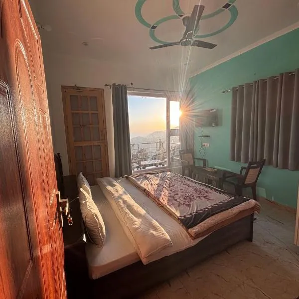 Hotel Goludev Valley View，位于奈尼塔尔的酒店