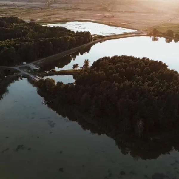 Cztery Stawy Polesia, hotel i Górki