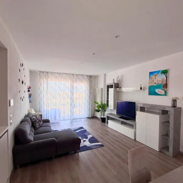 Cecilia Sirmione Appartamento, hotel en Sirmione