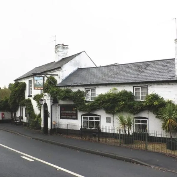 The Dog at Dunley, hotel din Astley