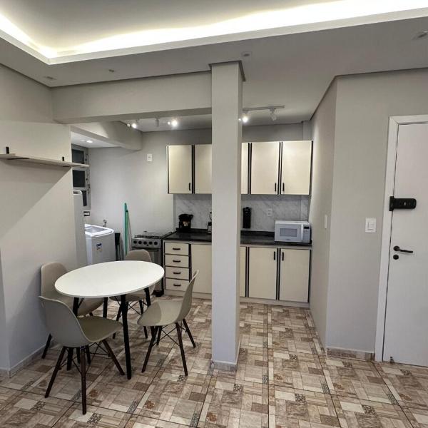 C186 Apartamento de 1 quarto no centrinho de Canasvieiras a 200m da praia - Foto 4