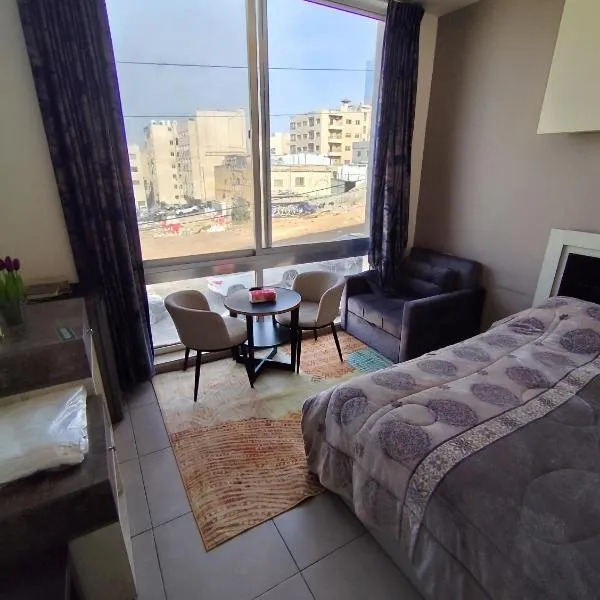 Gentle Breeze Studio 2, hotel in Amman