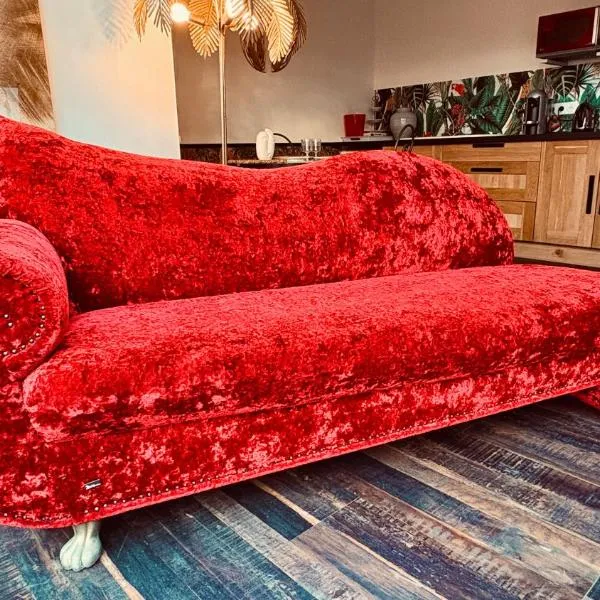 Love Room avec SPA Duo et piscine, ξενοδοχείο σε Sémussac