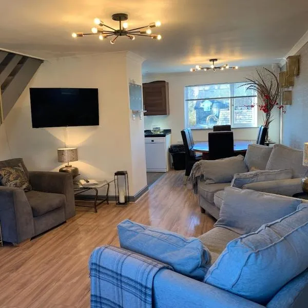 The Maisonette - Central Windermere, with parking, Hotel in Windermere