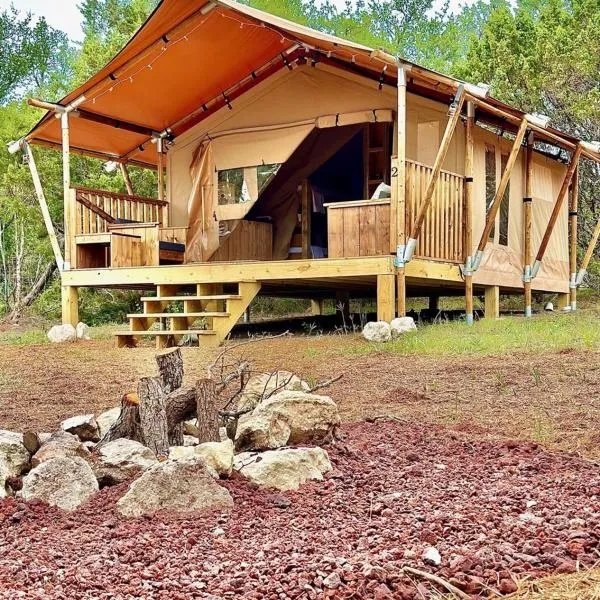 Glamping Escape with Fire Pit on Winery, hotel in Johnson City