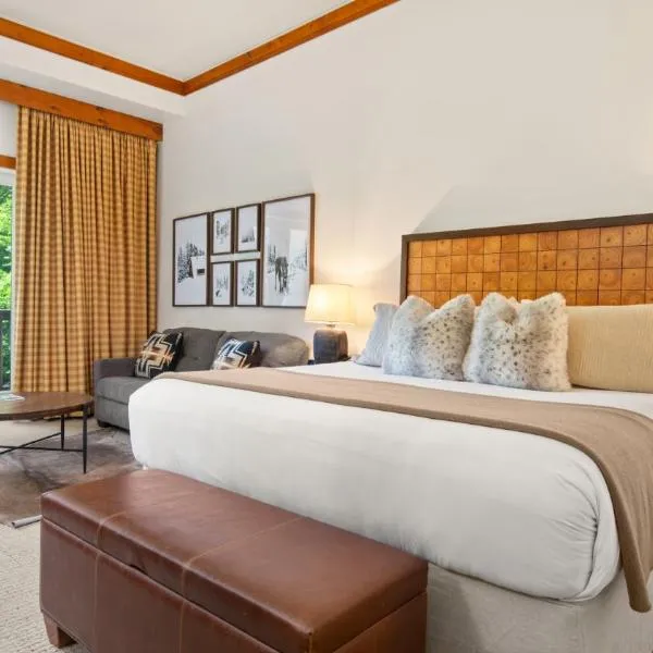 1117 Lodge At Spruce Peak Ski In Ski In Ski Out King Studio By Stowe Mountain Rentals, hotel em Stowe