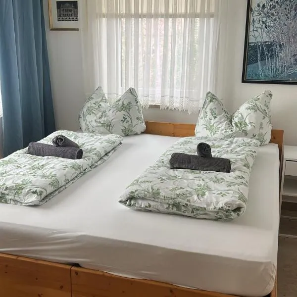 Danner Familien-Ferienwohnungen - Ruhige Lage, 650 m zum Attersee & zentral in Schörfling, Hotel in Schörfling am Attersee