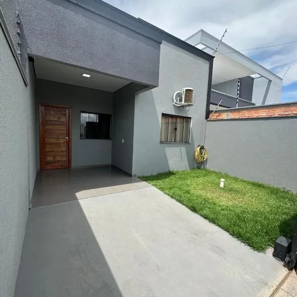 Casa garagem caminhonete exceto Dodge Ram, 2 quartos, espaço para 6 pessoas, casa completa, 5min Centro - Casa 5, hotel v destinaci Sinop