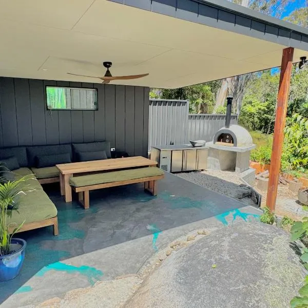 Coastal Garden Escape - Spa - Pizza oven, hôtel à Moruya Heads