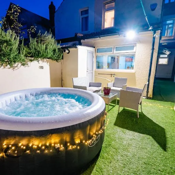 4BR 2Bath Home -Hot Tub, Free Parking & Games Room โรงแรมในคาร์ดิฟฟ์