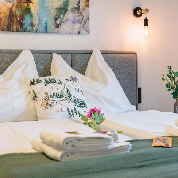 Chihuahua's Ötscher Apartment, but people are also very welcome in our eco-friendly resort!, hotel di Lackenhof