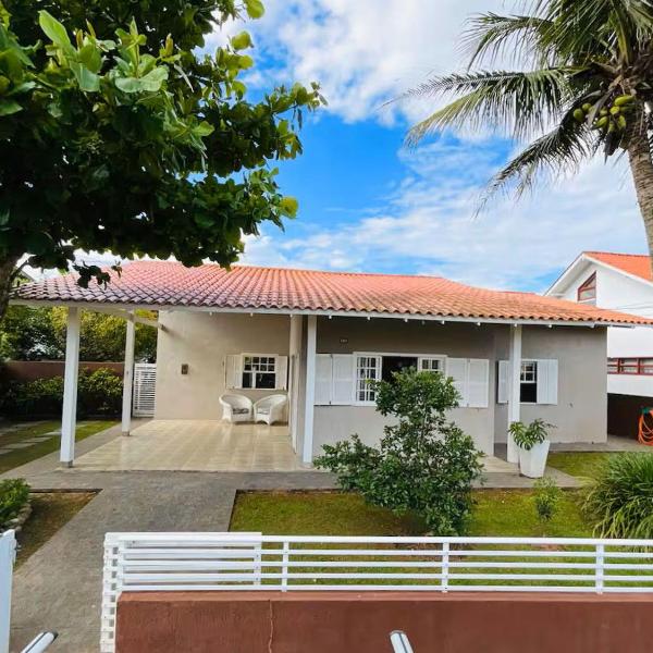 Casa c/ar cond. rua da praia, cond. fechado HK0945
