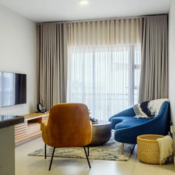 Urban Bleu - Modern 1 Bed Executive Apartment in Sarona Gaborone with WiFi Free Parking and Pool, hotel en Gaborone