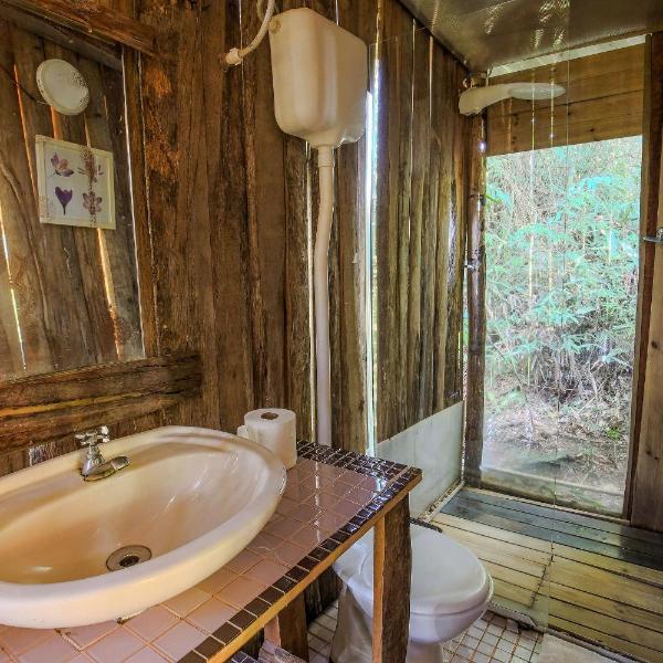 Quinta do Vale- Cabana dos Esquilos: Lago, Cascata - Foto 3