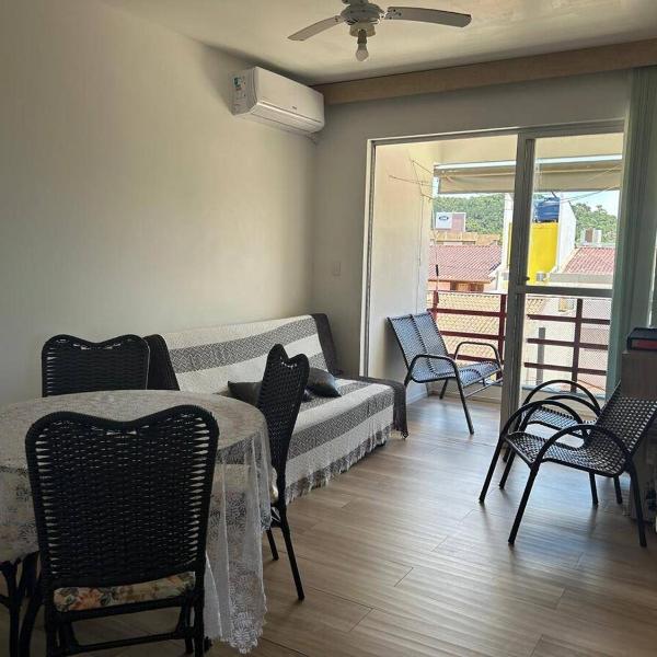C137 Apartamento de dois quartos em Canasvieiras a 350m da praia
