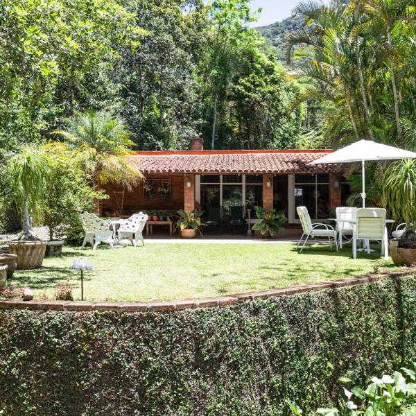 Casa com Piscina, Churrasqueira, Jogos e Lareira