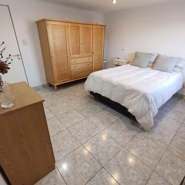 Habitación privada en casa compartida, hotel v destinaci Tandil