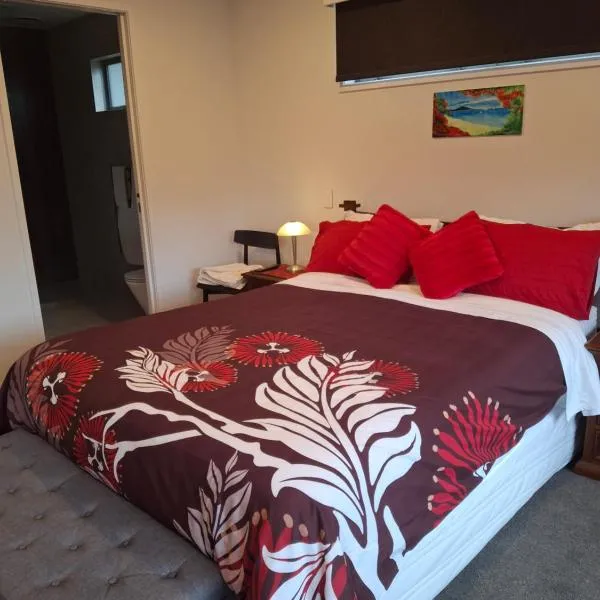 Studio Hugoway Papamoa Beach Winter Special, хотел в Папамоа