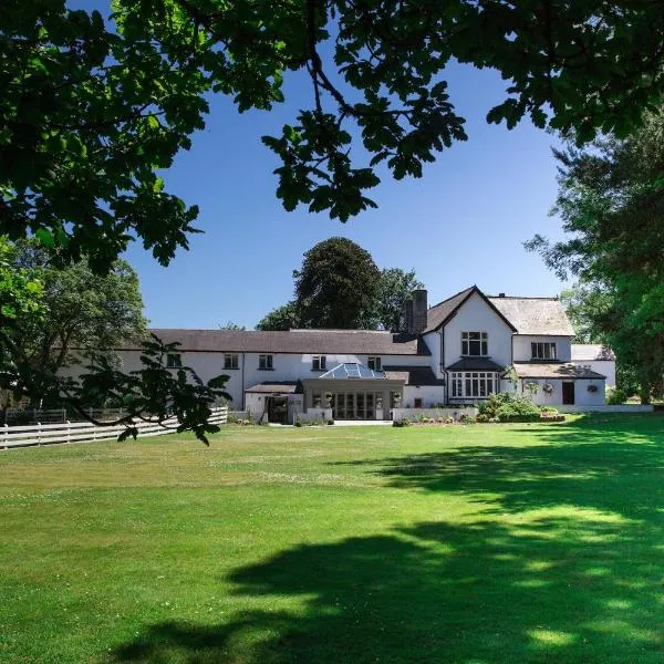 Llechwen Hall, hotel in Hengoed