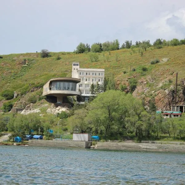 Sevan Writers House、セヴァンのホテル