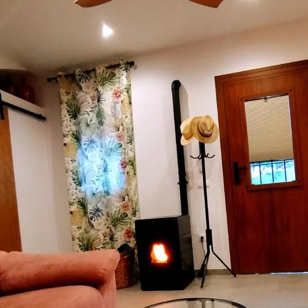 Casa Cueva Las Chicas del Puente, hotel in Setenil