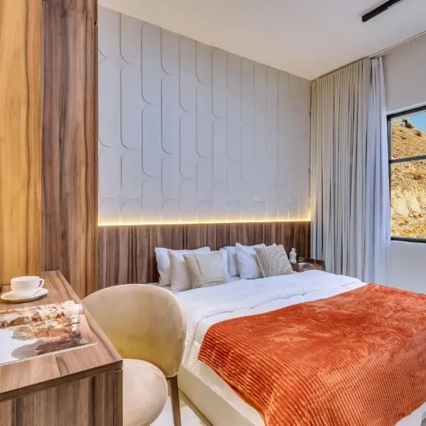 2BR and maidroom khorfakan City, hotel a Khor Fakkan