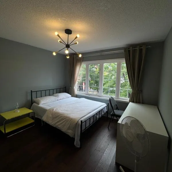 Gorgeous Private room, hotel em Toronto